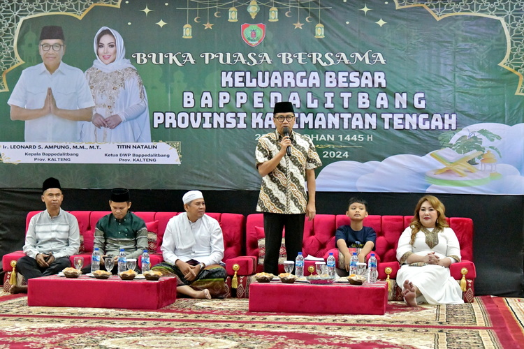 Pererat Silaturahmi, Bappedalitbang Gelar Buka Puasa Bersama Keluarga Besar Bappedalitbang Prov. Kalteng 