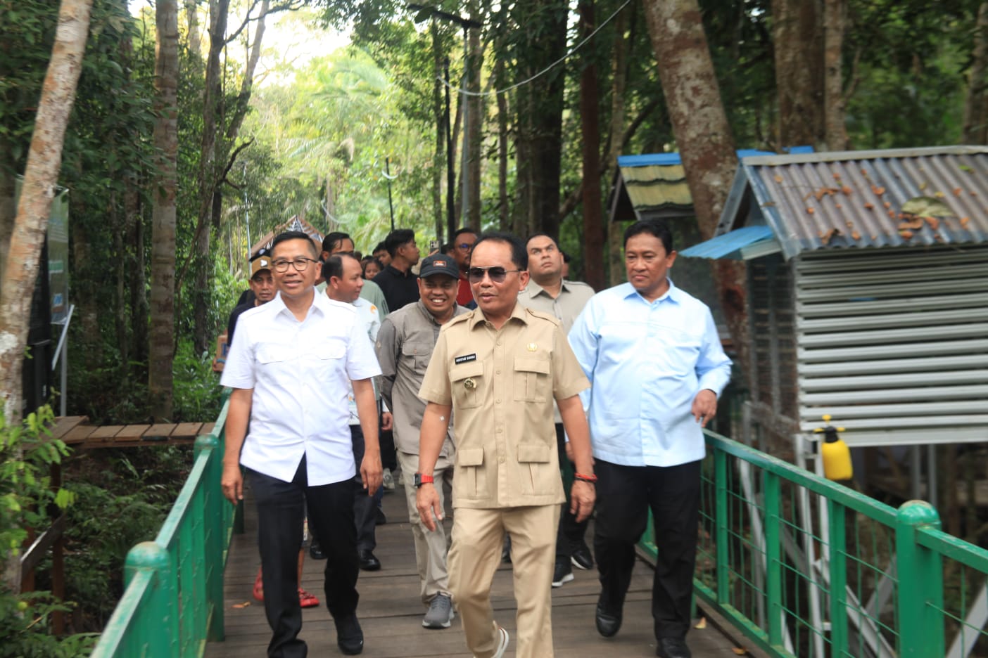 Kepala Bapperida Kalteng Dampingi Gubernur Kunjungi Wisata Edukasi Hutan Kota Nyaru Menteng Berkah 